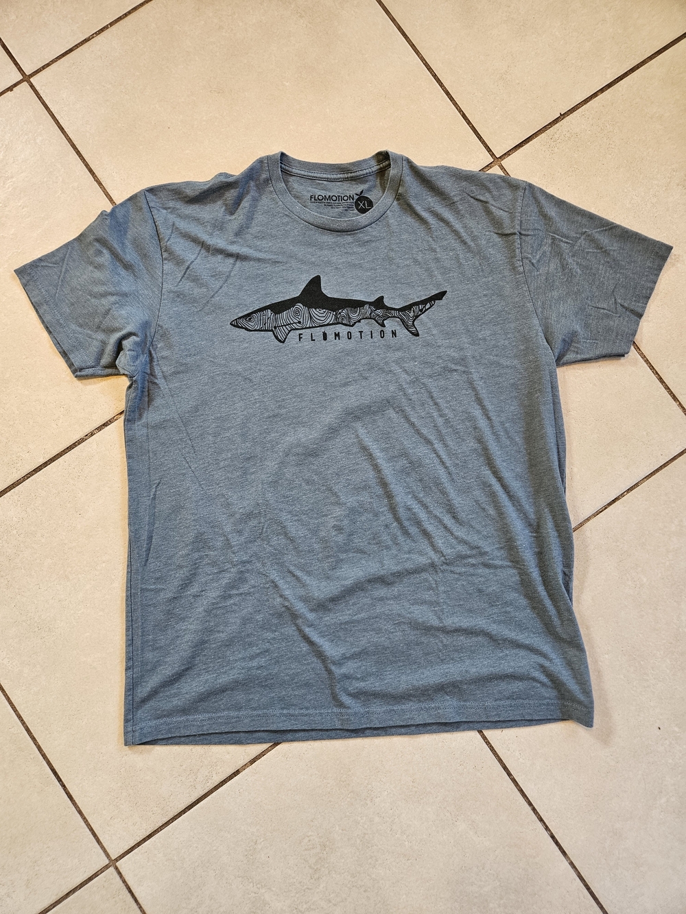 Men's Short-Sleeve Shark Graphic Tee in Heather Blue
